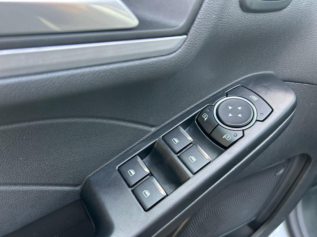 Used 2025 Ford Escape Platinum image 23