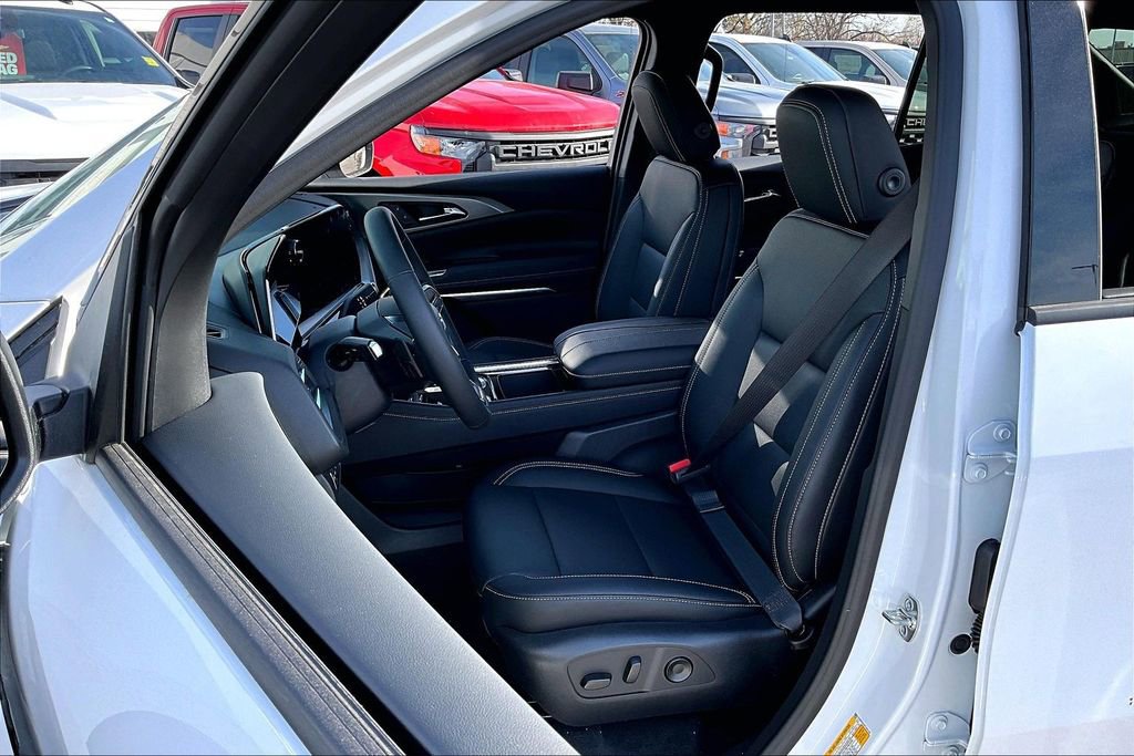 New 2026 Chevrolet Traverse LT w/ Midnight/Sport Edition image 9