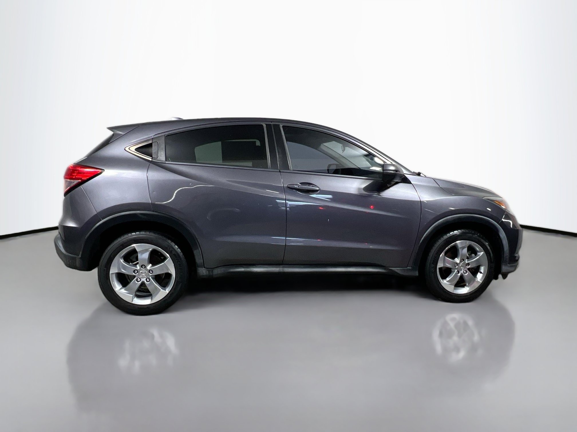 Used 2017 Honda HR-V EX image 3