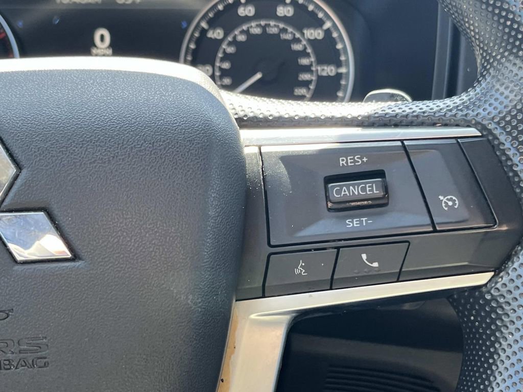 Used 2023 Mitsubishi Outlander ES image 19