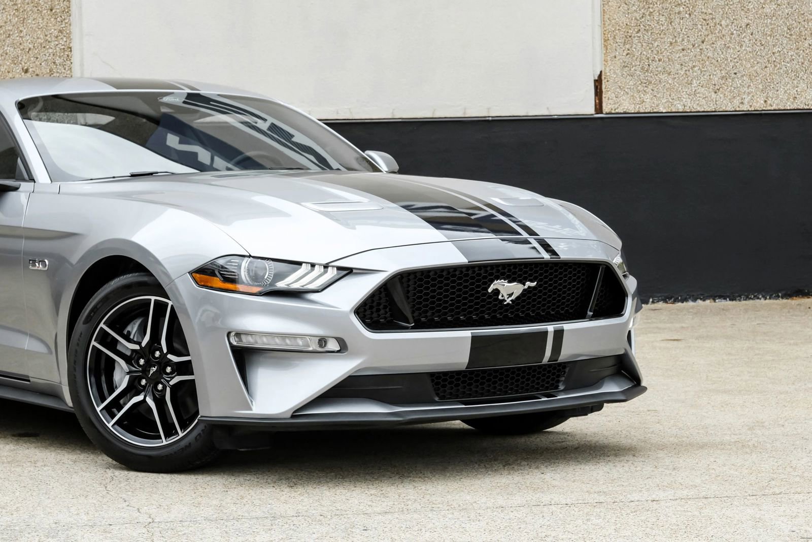 Used 2022 Ford Mustang GT RWD image 9