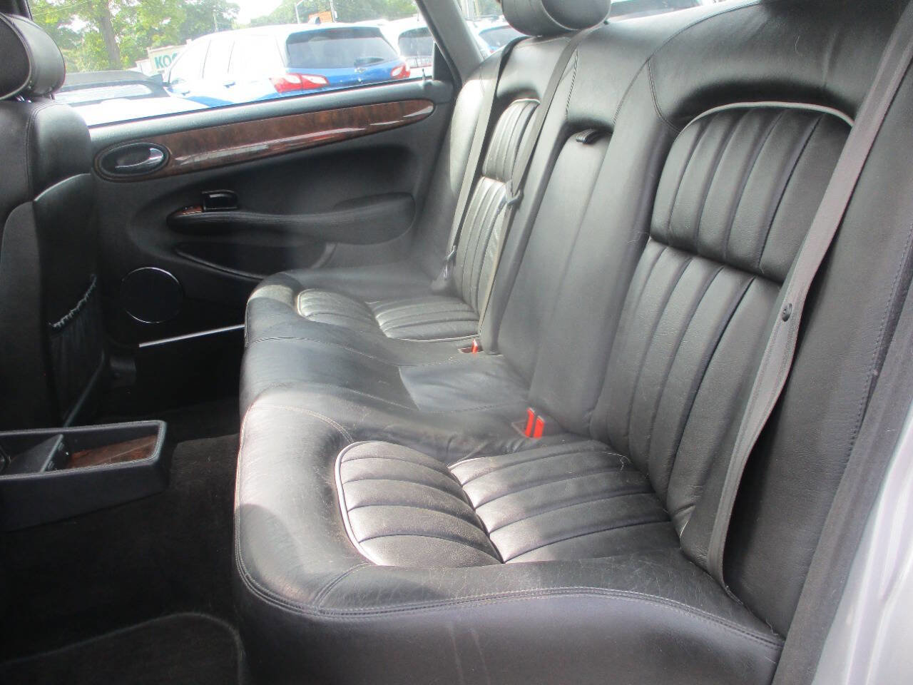 Used 2001 Jaguar XJ8 image 8