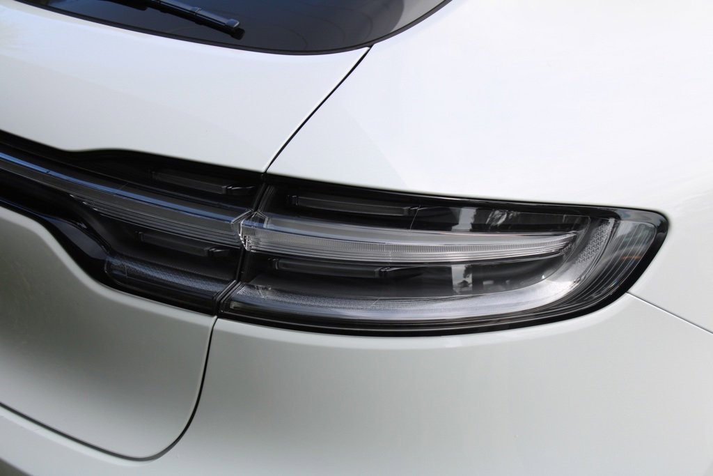 Used 2025 Porsche Macan image 12