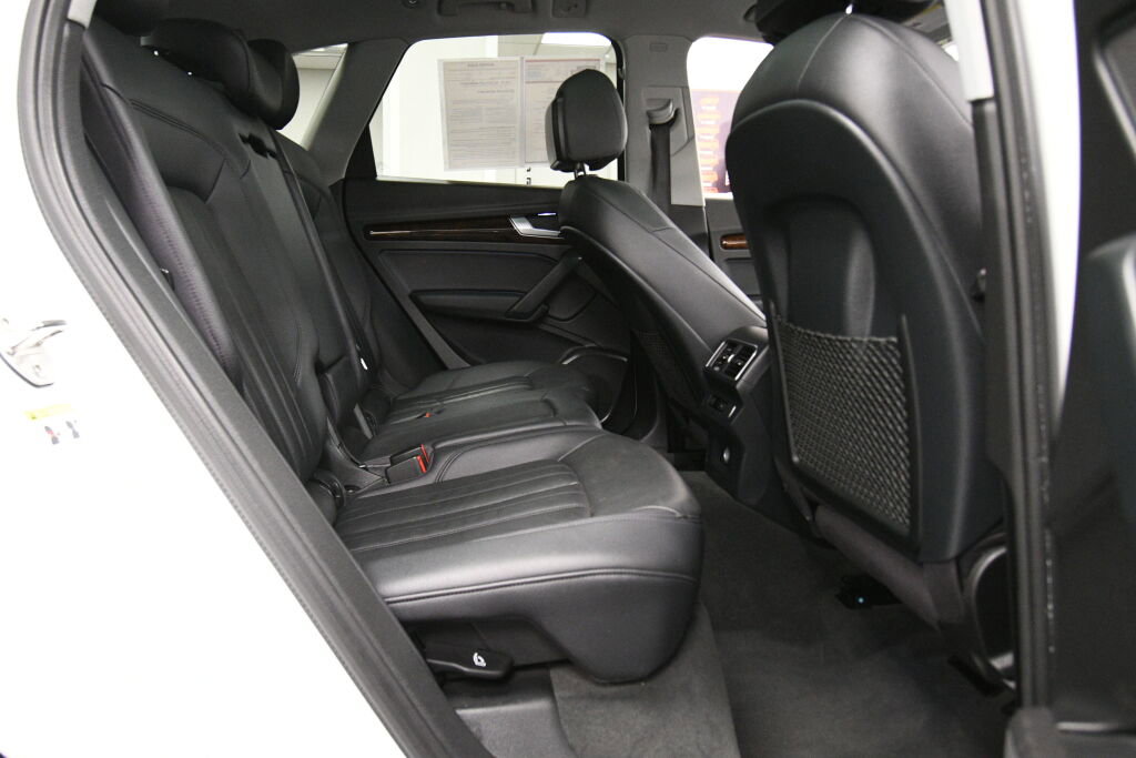 Used 2018 Audi Q5 2.0T Premium w/ Convenience Package AWD/4WD image 24