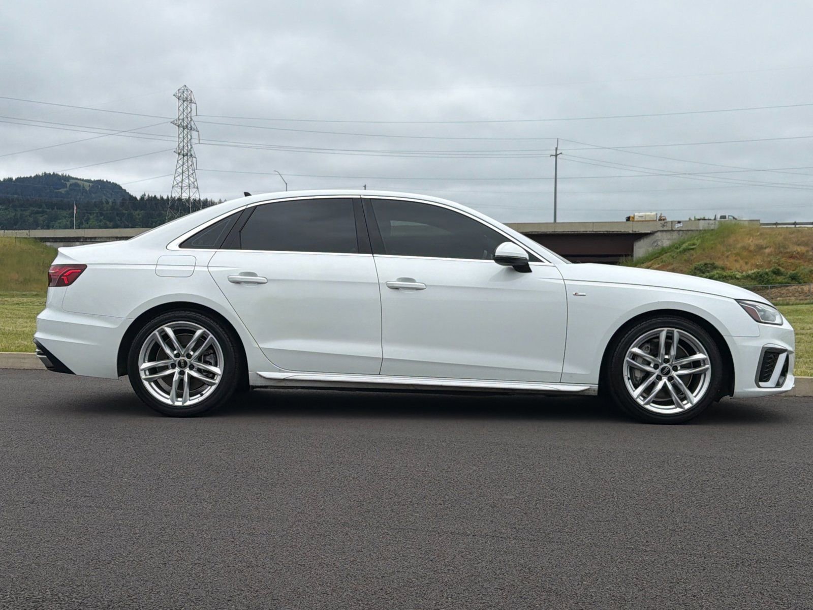 Used 2023 Audi A4 2.0T Premium Plus AWD/4WD image 2