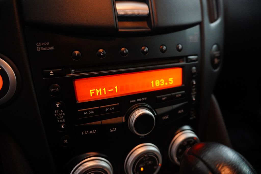 Used 2010 Nissan 370Z Touring image 17