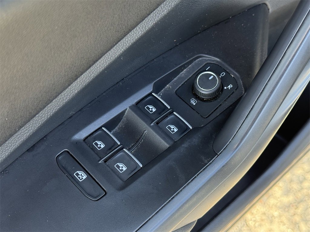 Used 2022 Volkswagen Jetta SE image 10