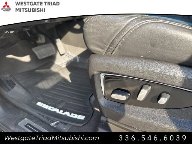 Used 2019 Cadillac Escalade ESV Premium Luxury w/ Escalade Sport Edition image 18