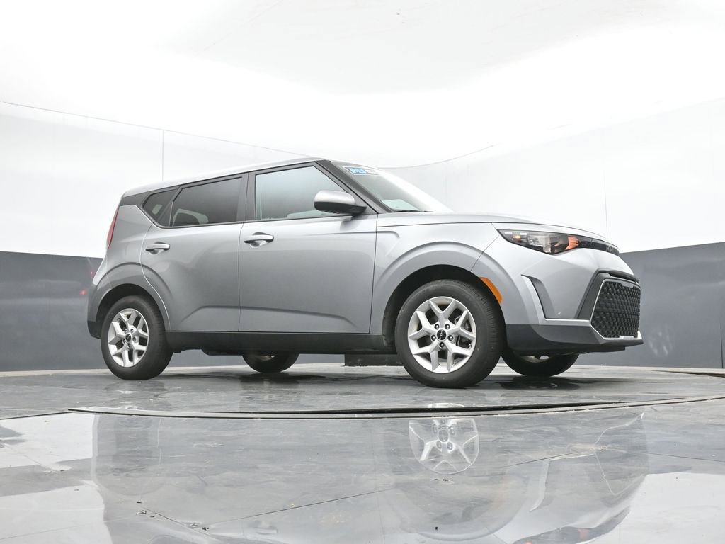 Used 2025 Kia Soul LX w/ LX Technology Package image 41