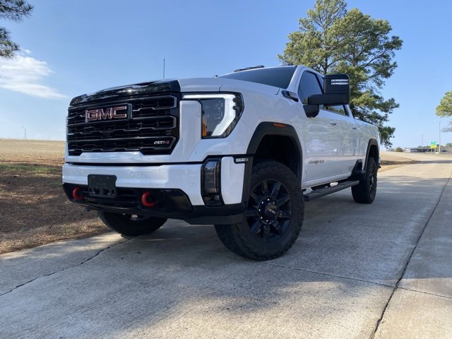 Used 2024 GMC Sierra 2500 AT4 w/ AT4 Preferred Package image 2