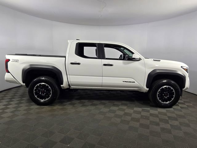 Used 2025 Toyota Tacoma TRD Off-Road image 10
