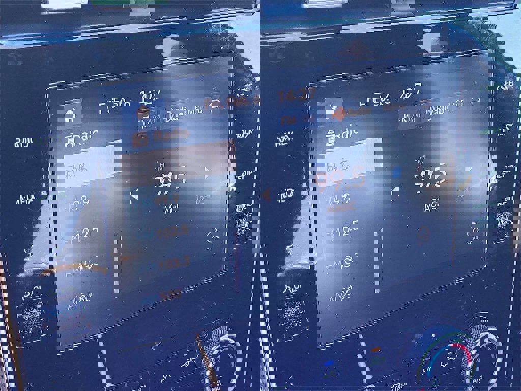 Used 2024 Hyundai Santa Cruz SE image 22