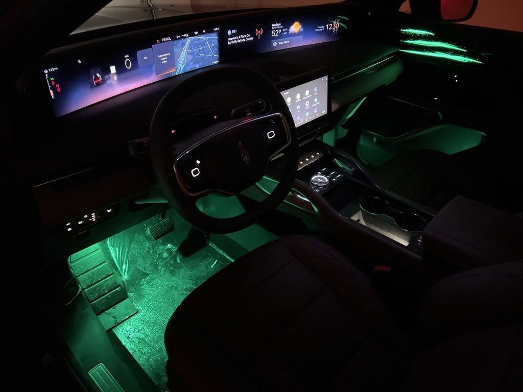 New 2026 Lincoln Nautilus Reserve w/ Jet Appearance Package AWD/4WD image 9