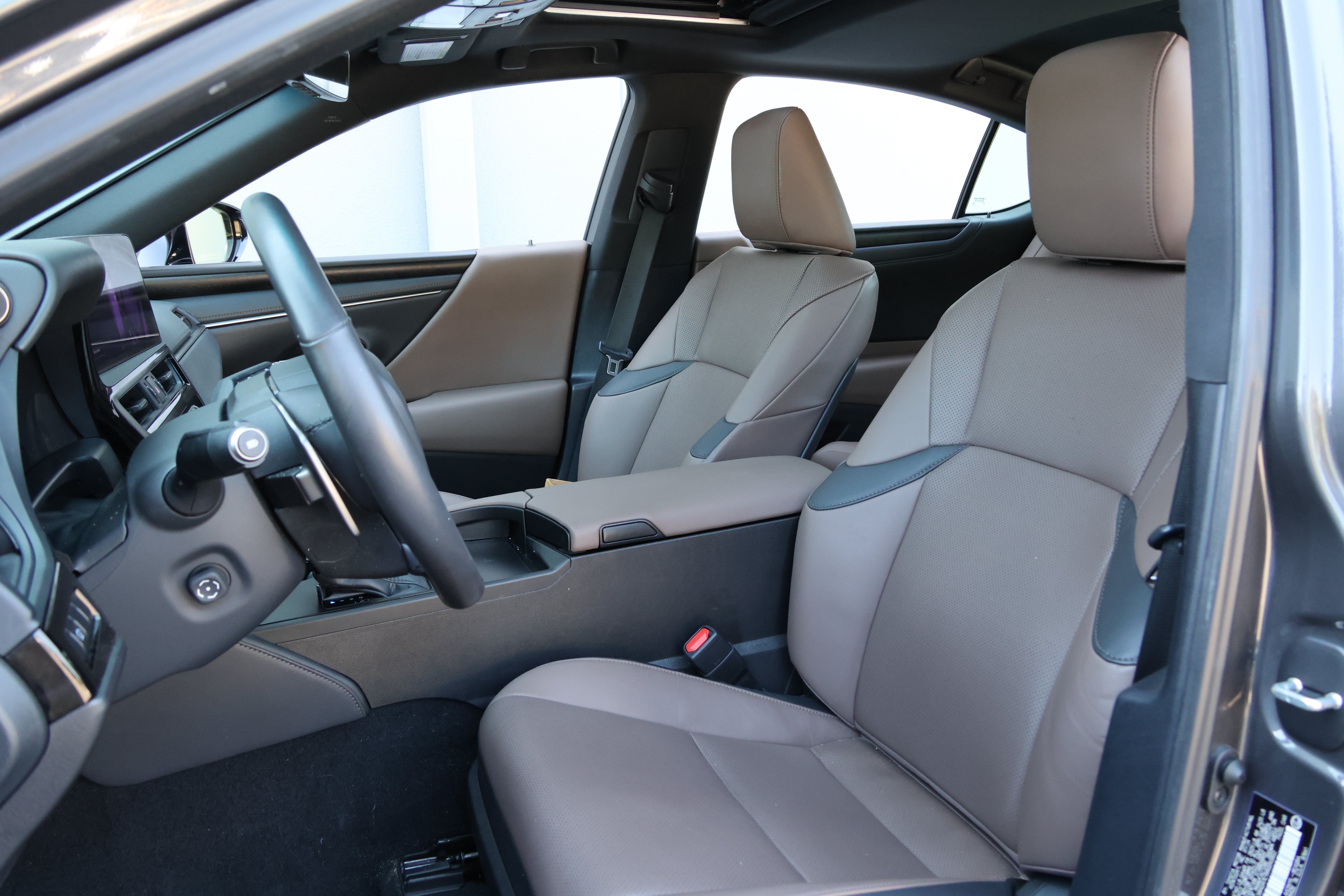 Used 2024 Lexus ES 300h w/ Premium Package FWD image 35