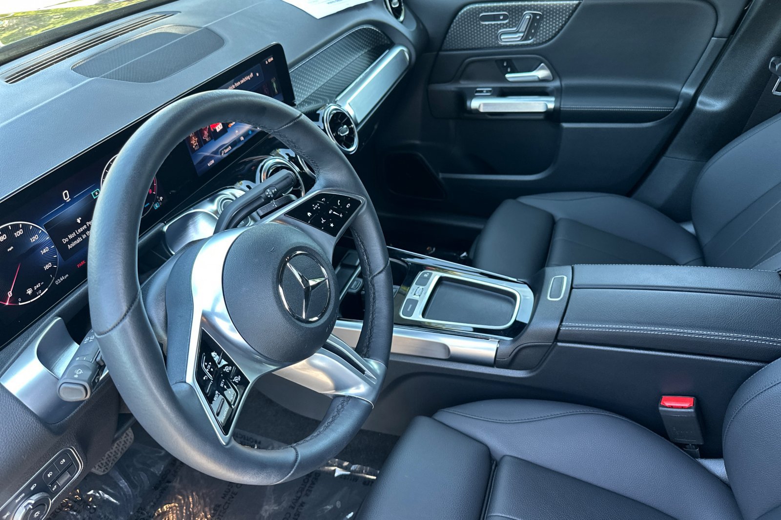 New 2026 Mercedes-Benz GLB 250 image 10