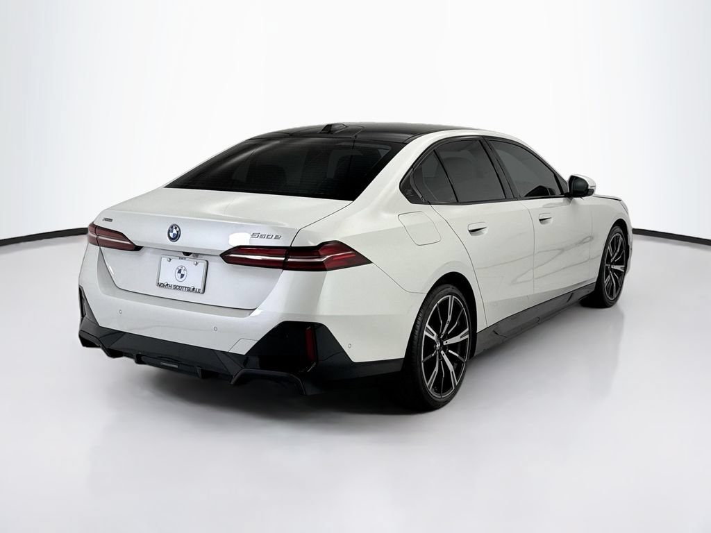 Used 2026 BMW 550e xDrive w/ Premium Package AWD/4WD image 5