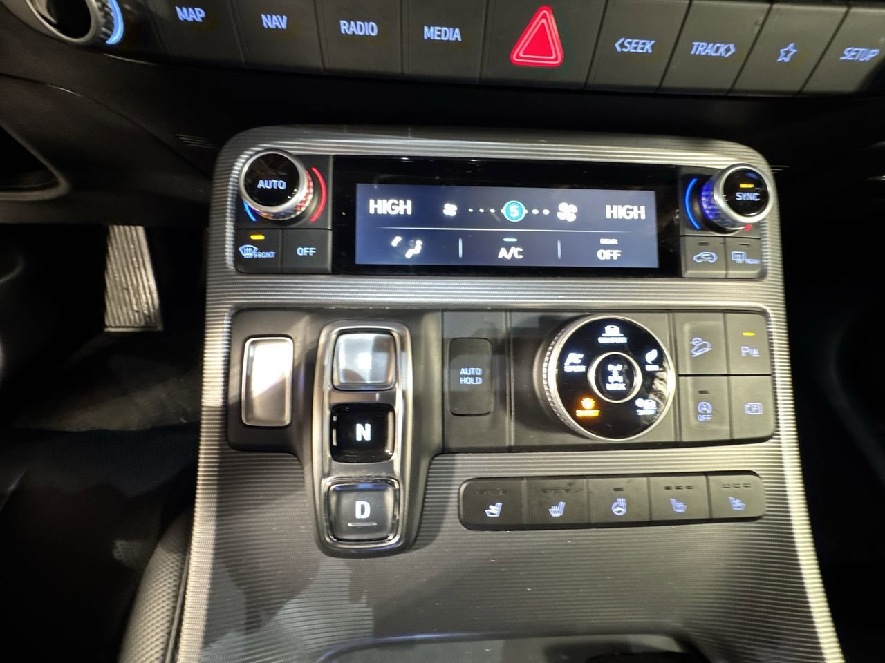 Used 2024 Hyundai Palisade Calligraphy image 27