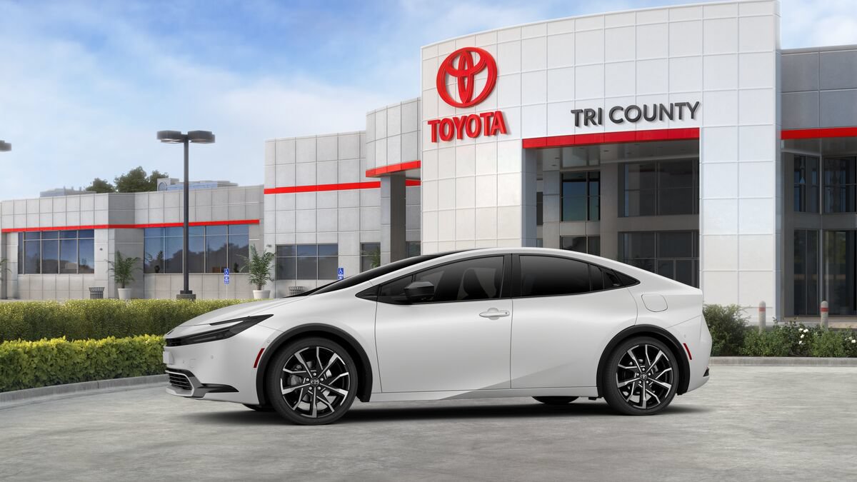 New 2026 Toyota Prius Plug-In Hybrid FWD image 3