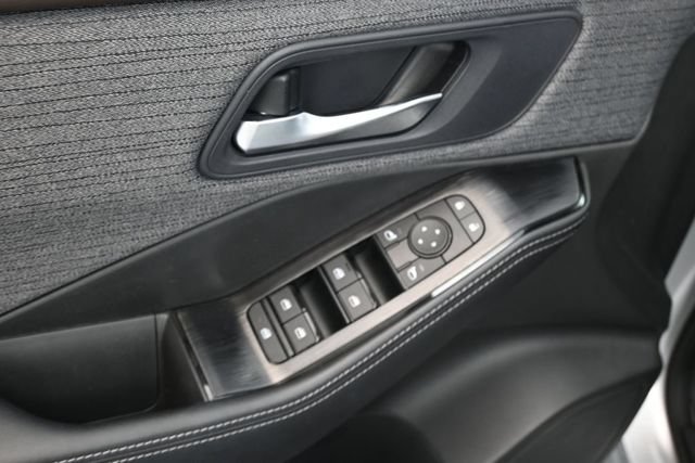 Used 2023 Nissan Rogue SV FWD image 12