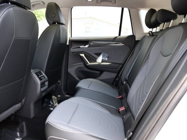New 2026 Volkswagen Tiguan SE AWD/4WD image 16