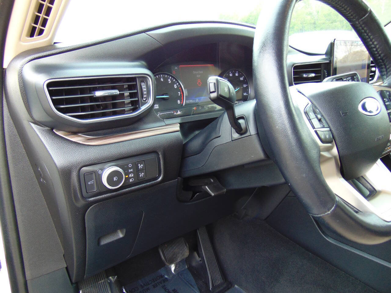 Used 2021 Ford Explorer Limited AWD/4WD image 19