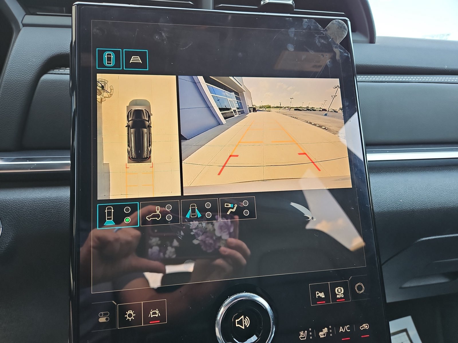 New 2027 GMC Terrain Elevation w/ Elevation Premium Package FWD image 10