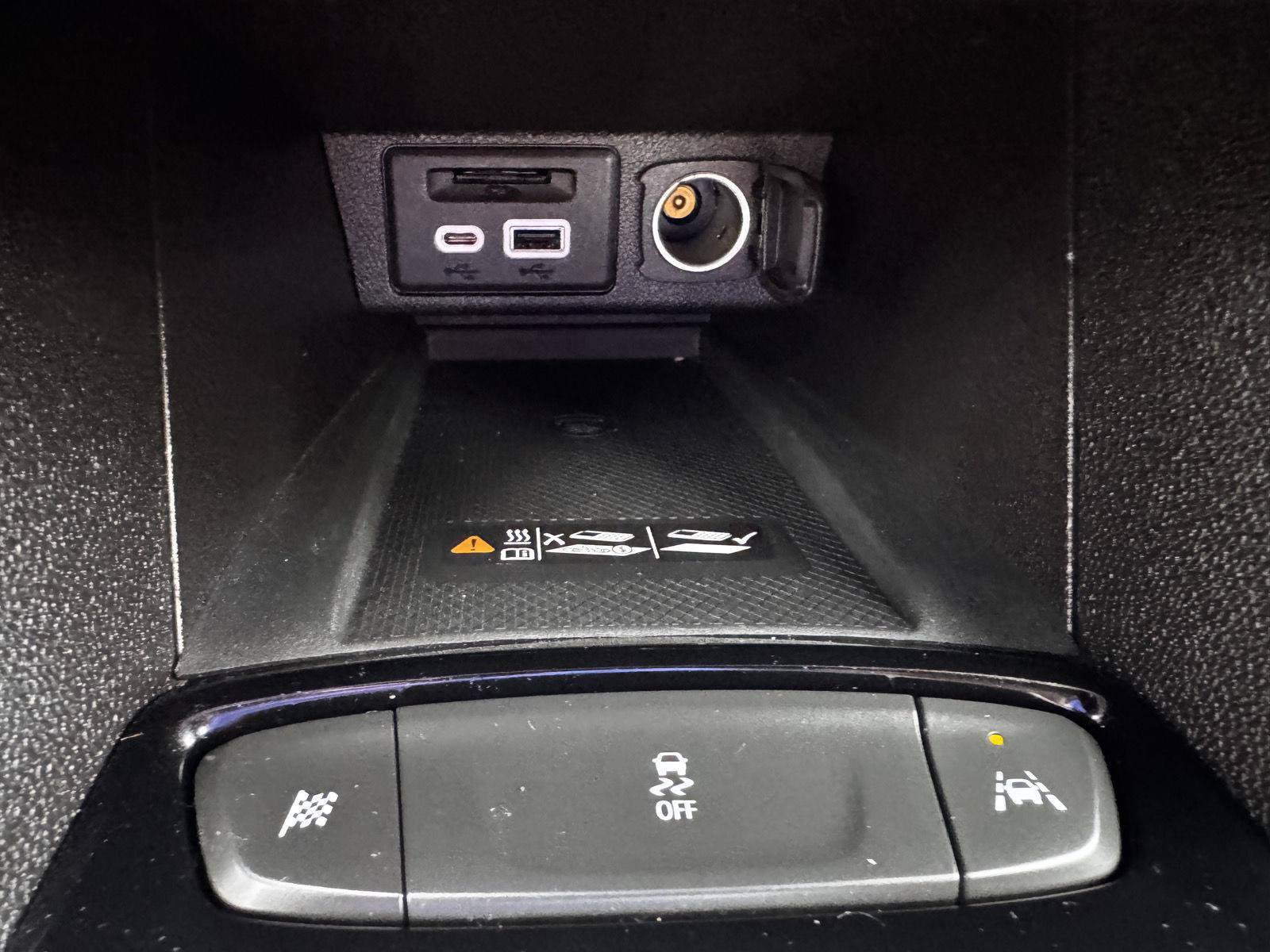 Used 2022 Chevrolet Bolt EUV Premier w/ Sun & Sound Package FWD image 28