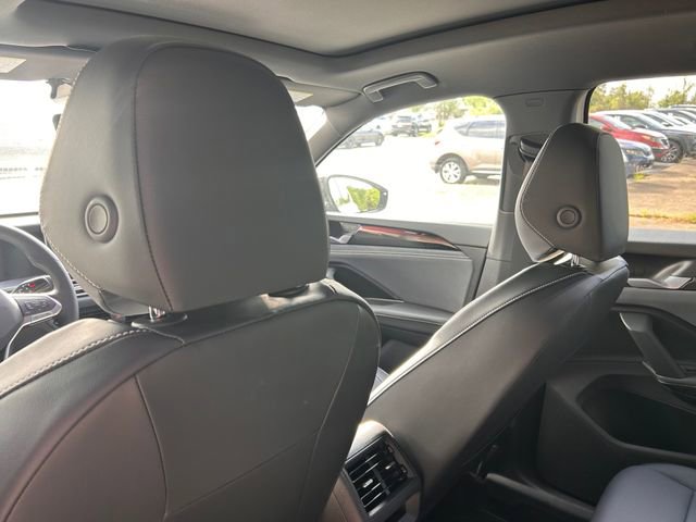New 2026 Volkswagen Tiguan SE R-Line FWD image 19