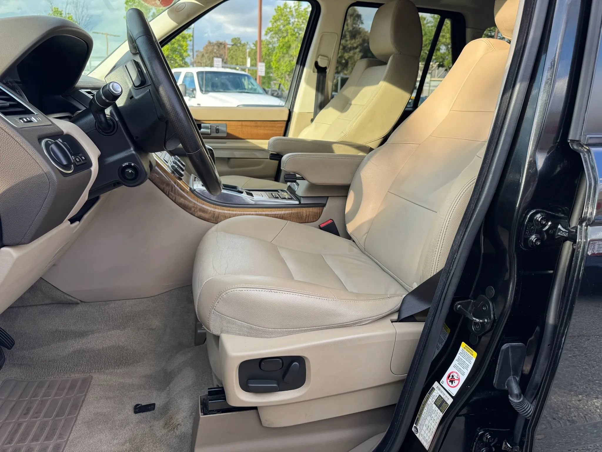 Used 2013 Land Rover Range Rover Sport HSE AWD/4WD image 11