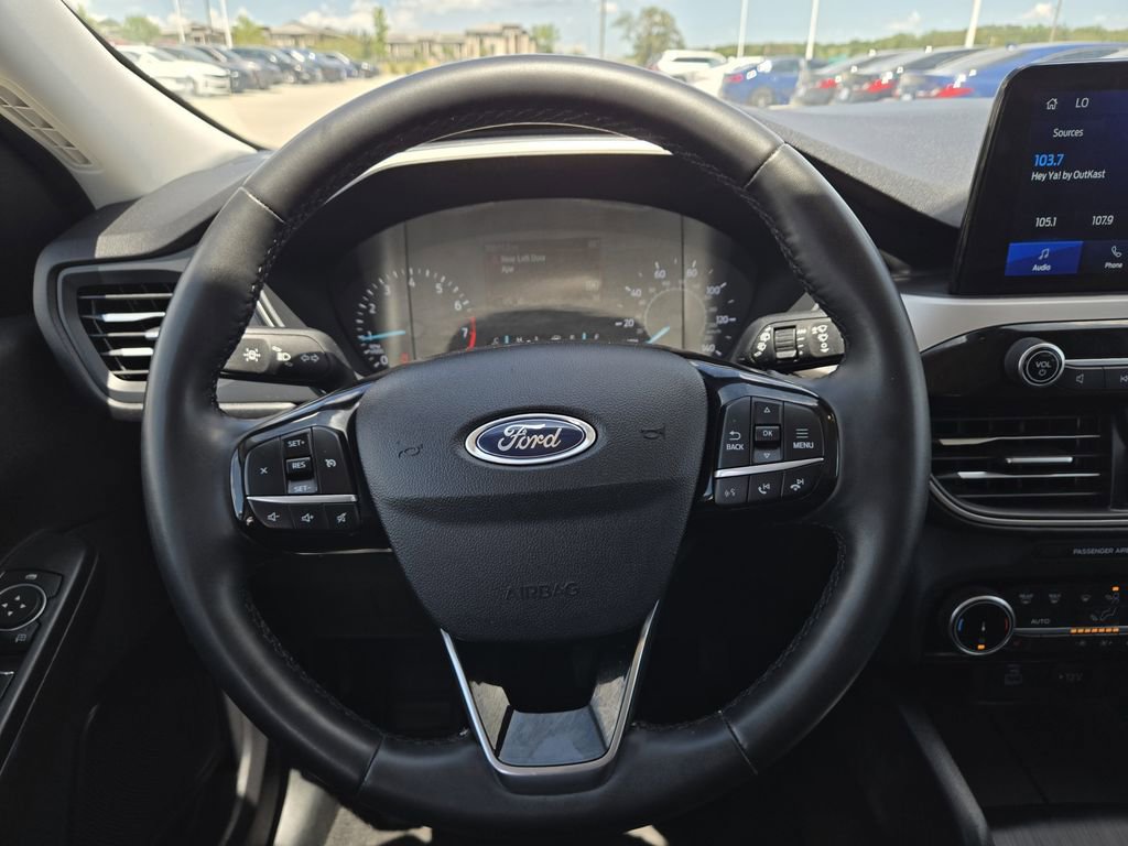 Used 2022 Ford Escape SEL image 24