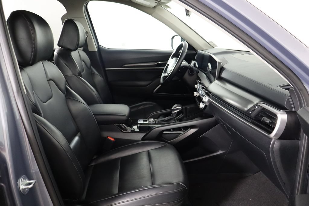 Used 2024 Kia Telluride LX FWD image 19