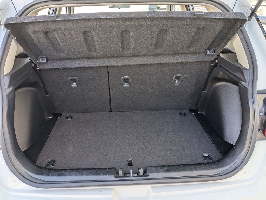 Used 2025 Hyundai Venue SEL image 26