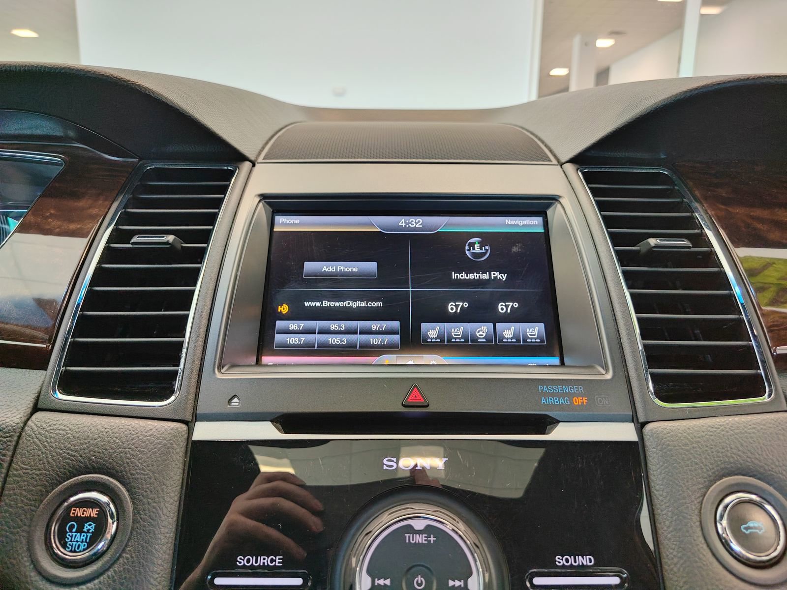 Used 2014 Ford Taurus Limited w/ Equipment Group 301A image 25