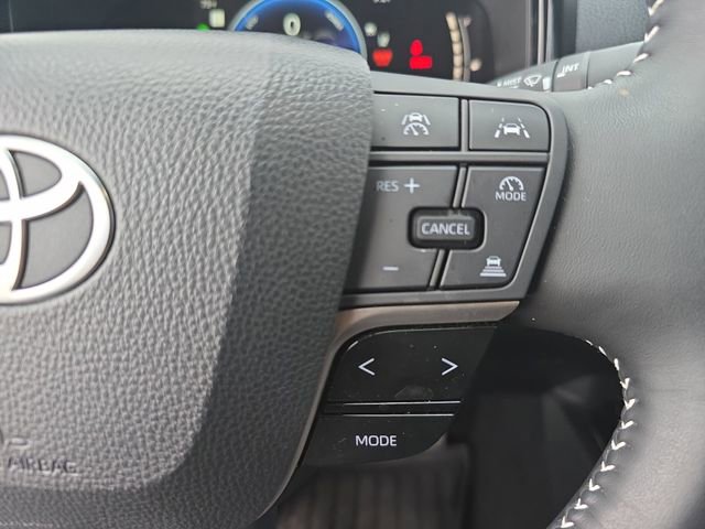 Used 2025 Toyota Camry SE w/ Convenience Package image 17