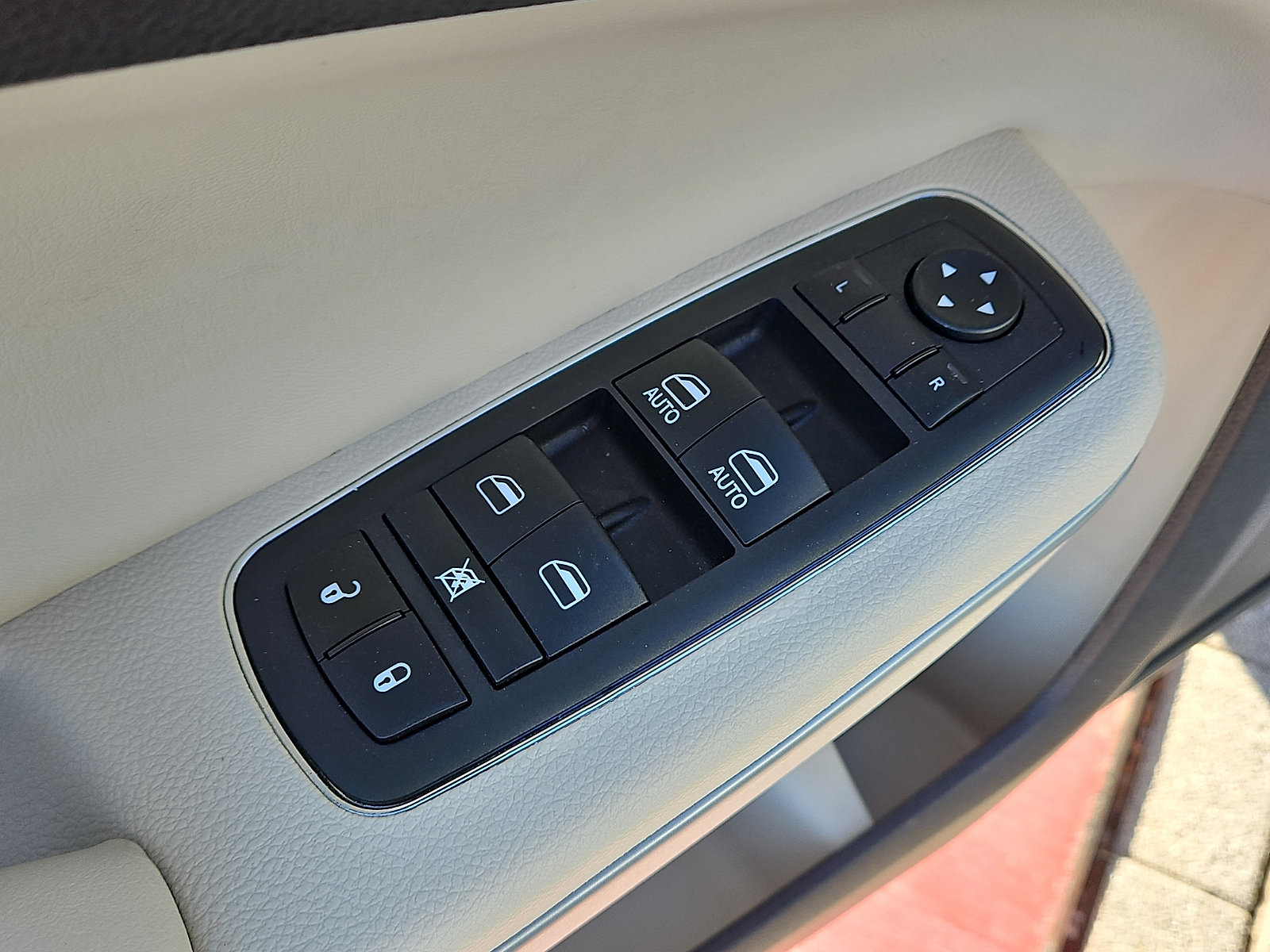 Used 2023 Chrysler 300 Touring image 12