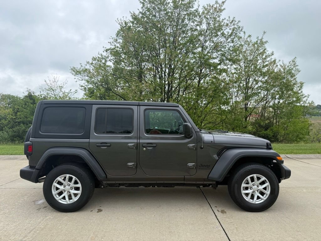 Used 2023 Jeep Wrangler Unlimited Sport AWD/4WD image 2