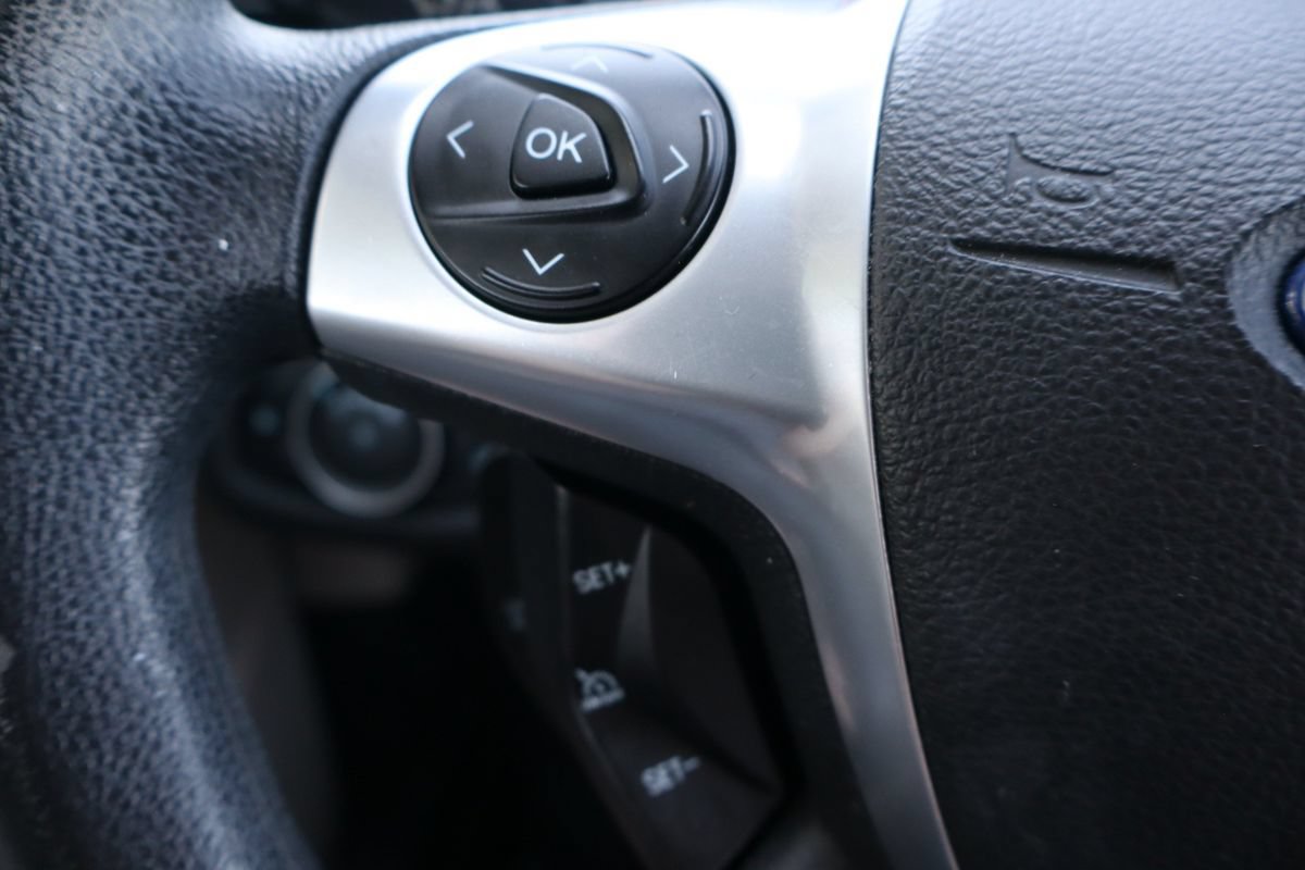 Used 2016 Ford Escape SE FWD image 29