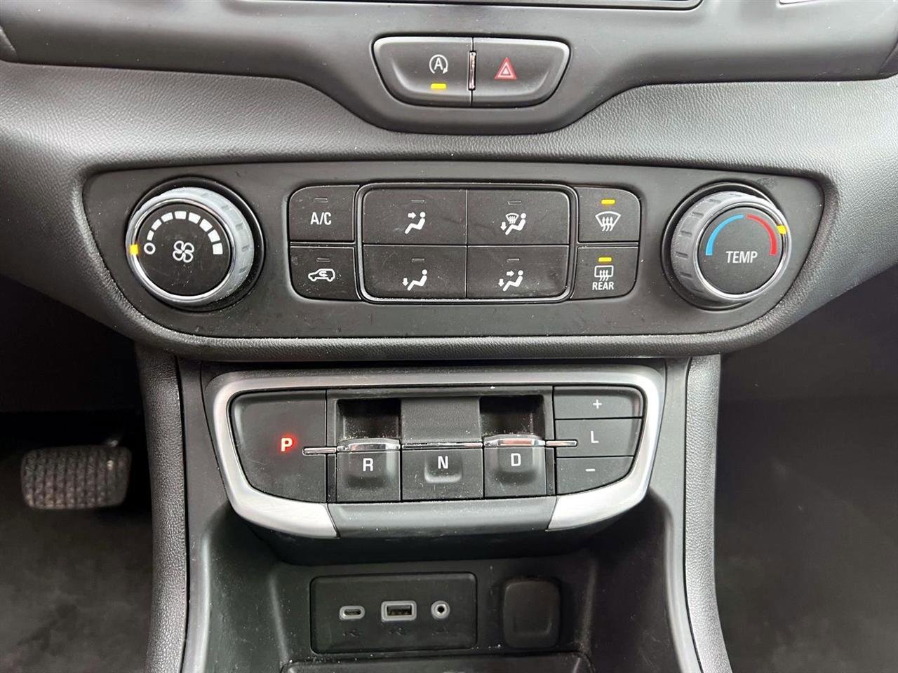 Used 2024 GMC Terrain SLE FWD image 21