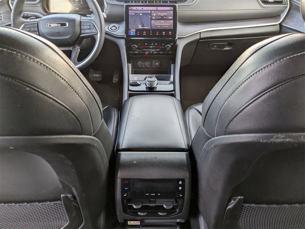 Used 2024 Jeep Grand Cherokee L Limited w/ Luxury Tech Group II image 31