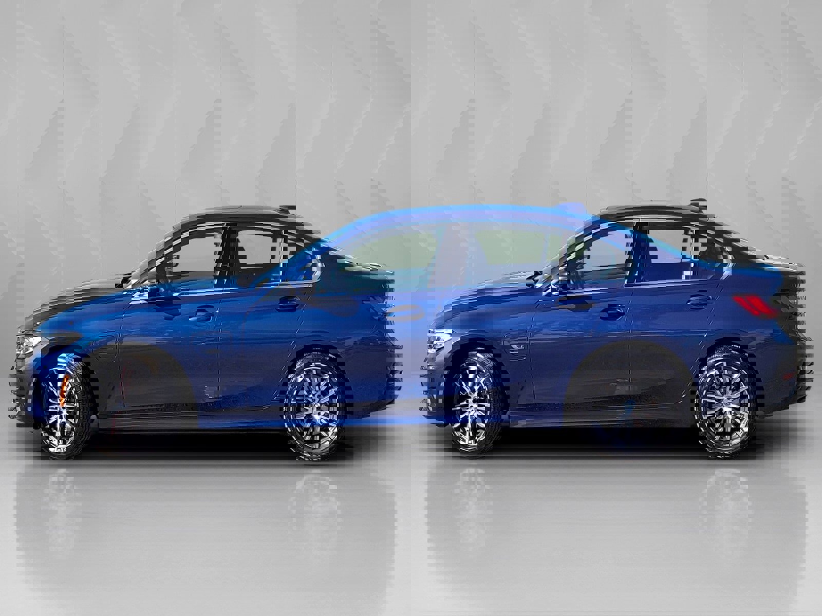 Used 2022 BMW 330e xDrive w/ Premium Package image 3