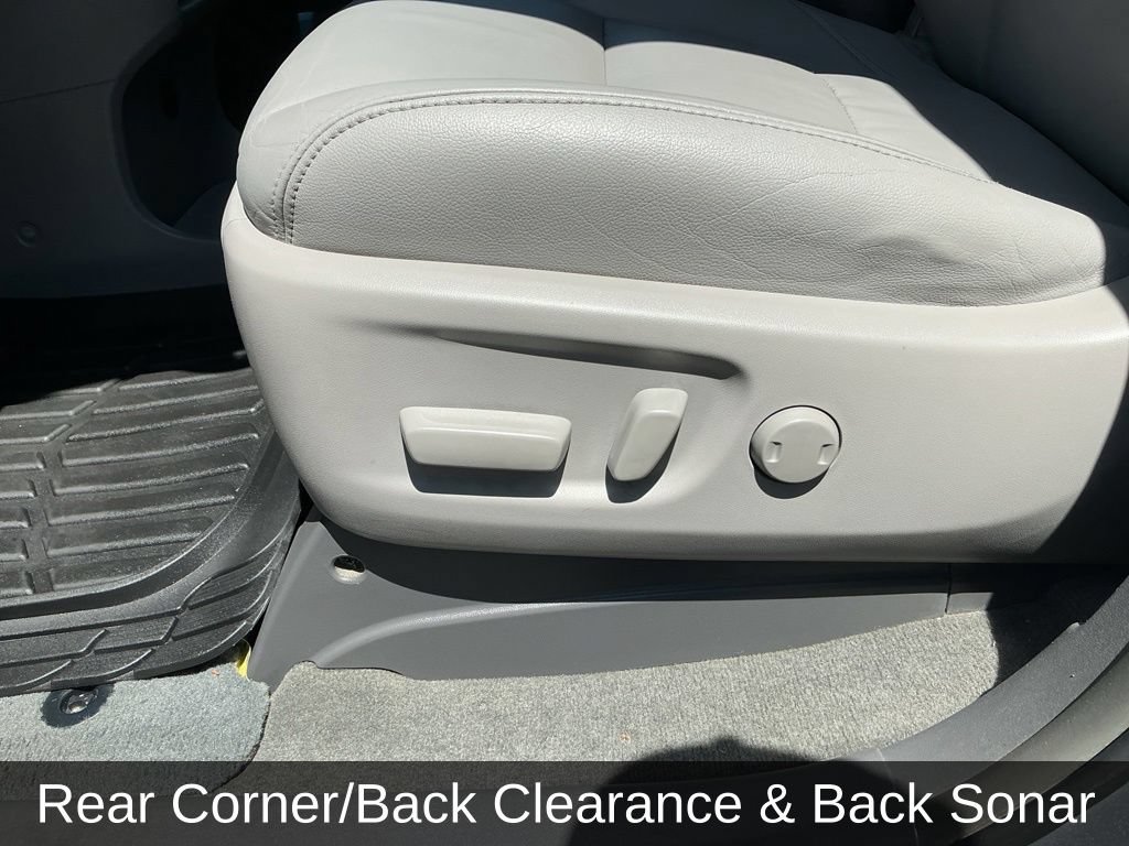 Used 2016 Toyota Sienna XLE w/ XLE Navigation Package FWD image 15