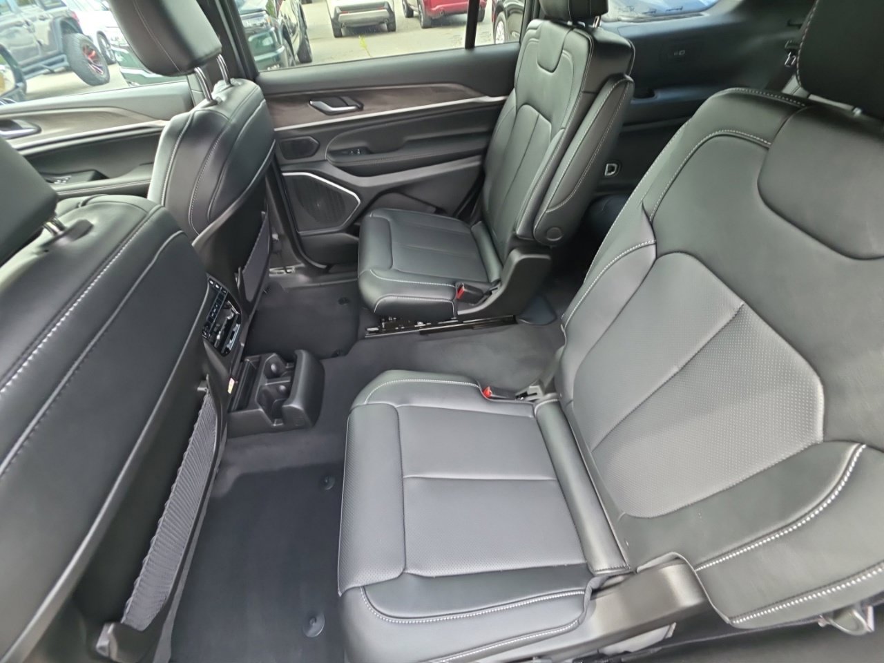 New 2027 Jeep Grand Cherokee L Limited AWD/4WD image 19