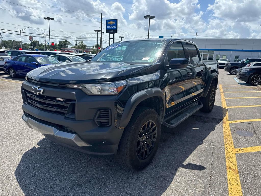 Used 2024 Chevrolet Colorado Trail Boss w/ Advanced Trailering Package AWD/4WD image 3