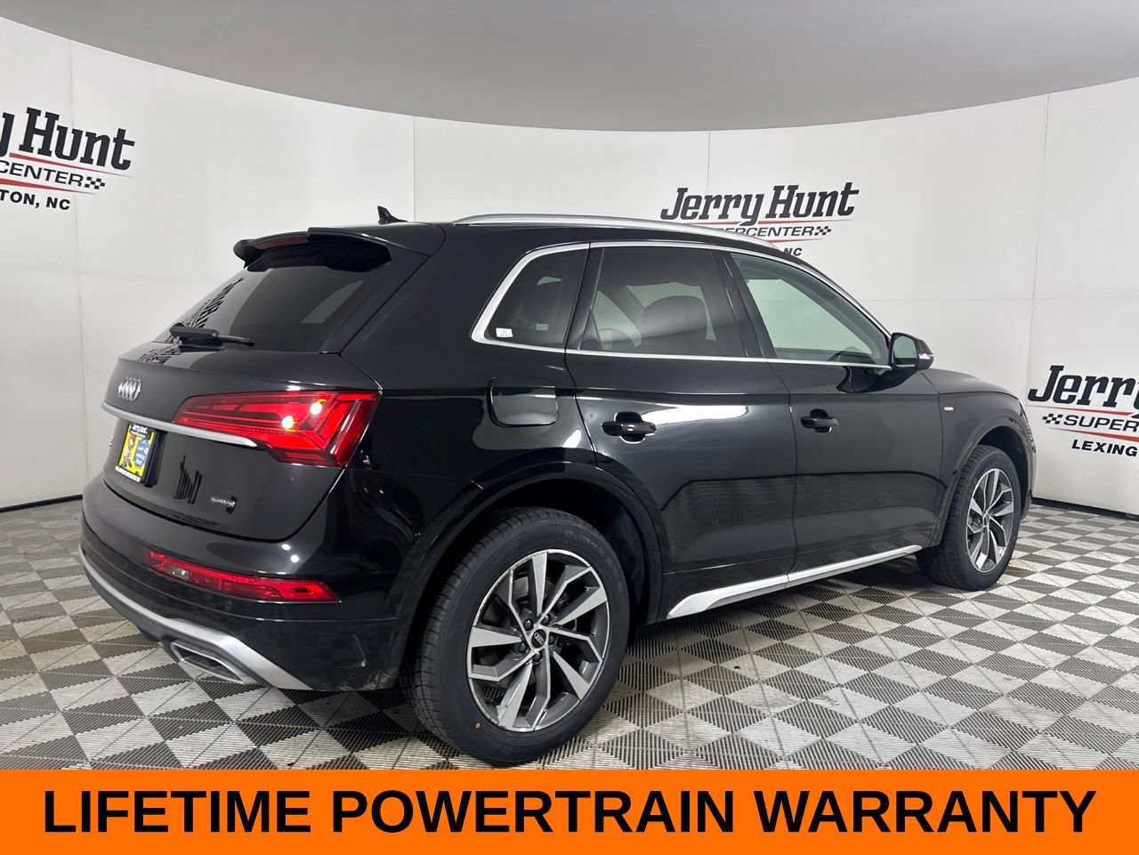 Used 2023 Audi Q5 2.0T Premium w/ Convenience Package AWD/4WD image 5
