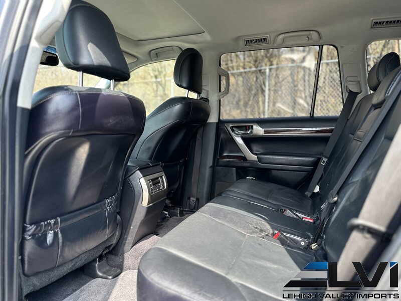 Used 2018 Lexus GX 460 Premium w/ Premium Package AWD/4WD image 18