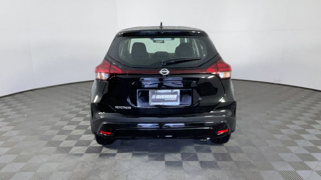 New 2025 Nissan Kicks Play S FWD image 5