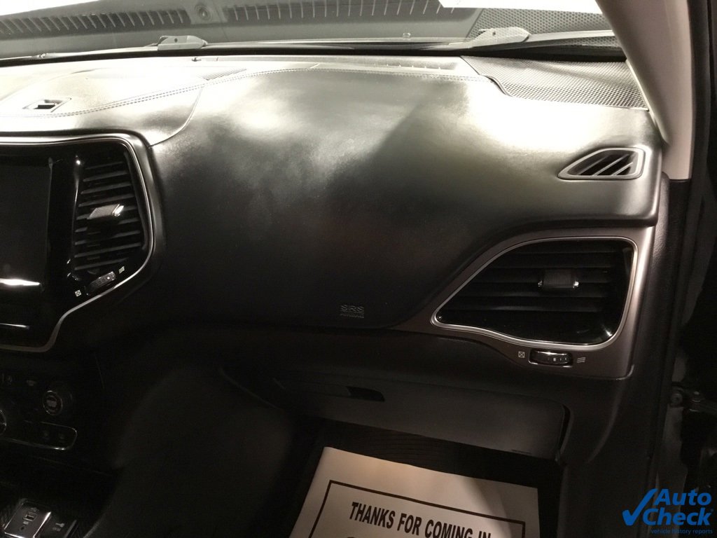 Used 2019 Jeep Cherokee Overland w/ Heavy Duty Protection Group image 39