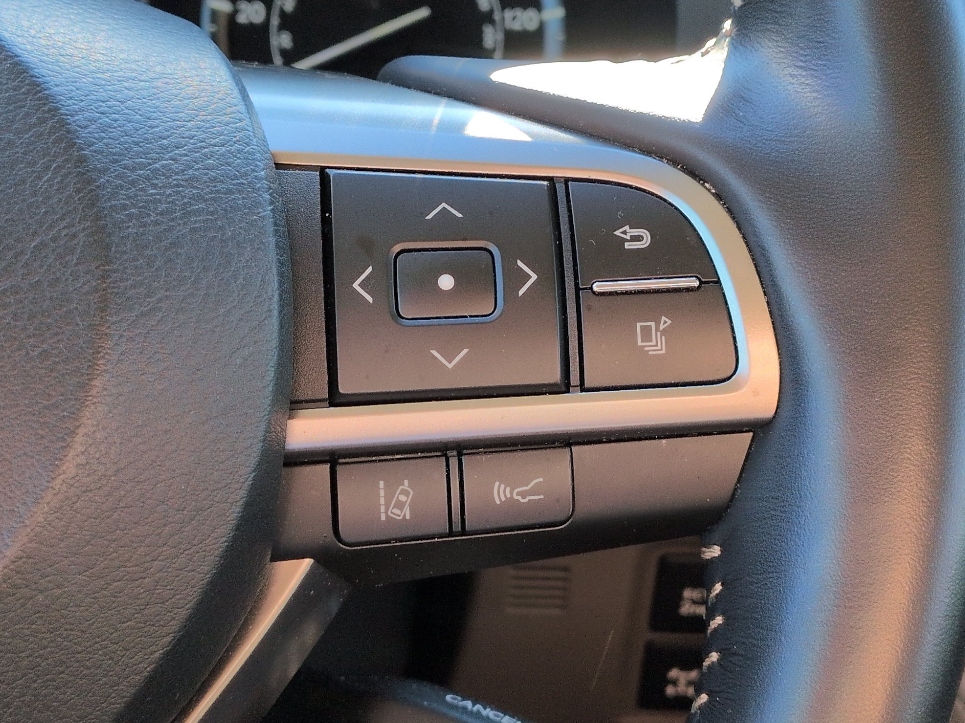 Used 2022 Lexus GX 460 Premium w/ Premium Package AWD/4WD image 25