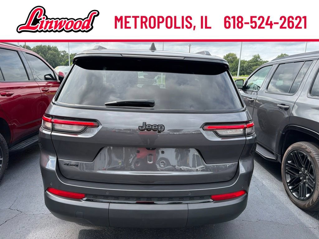 Used 2024 Jeep Grand Cherokee L Laredo AWD/4WD image 4