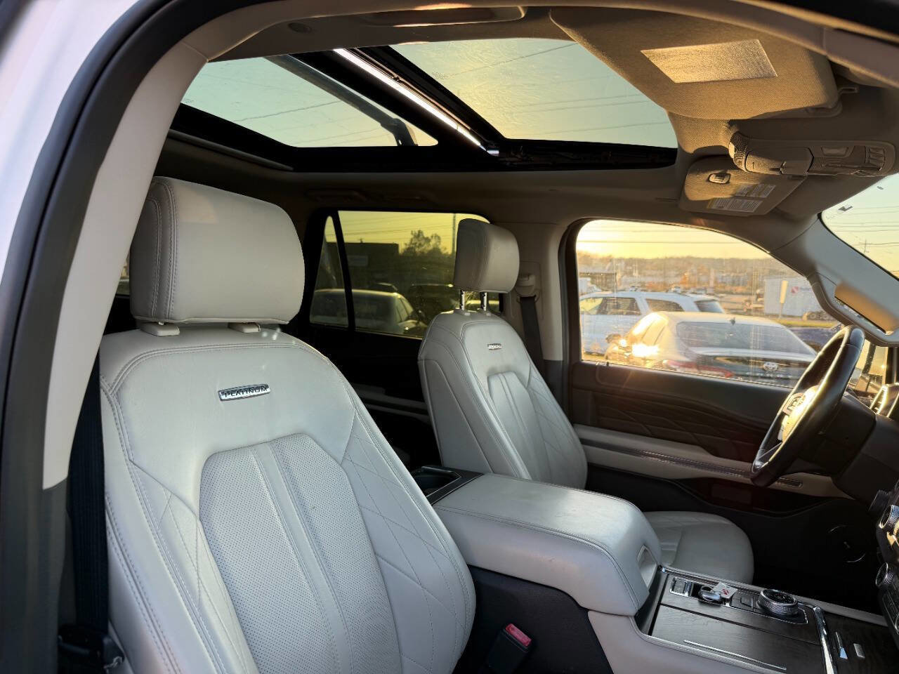 Used 2018 Ford Expedition Platinum image 32